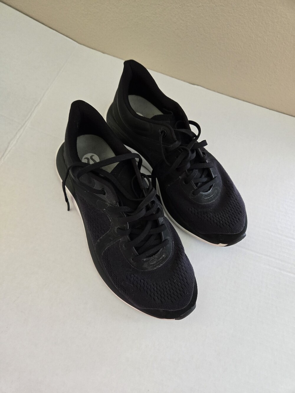 Lululemon Charge Feel Sneakers